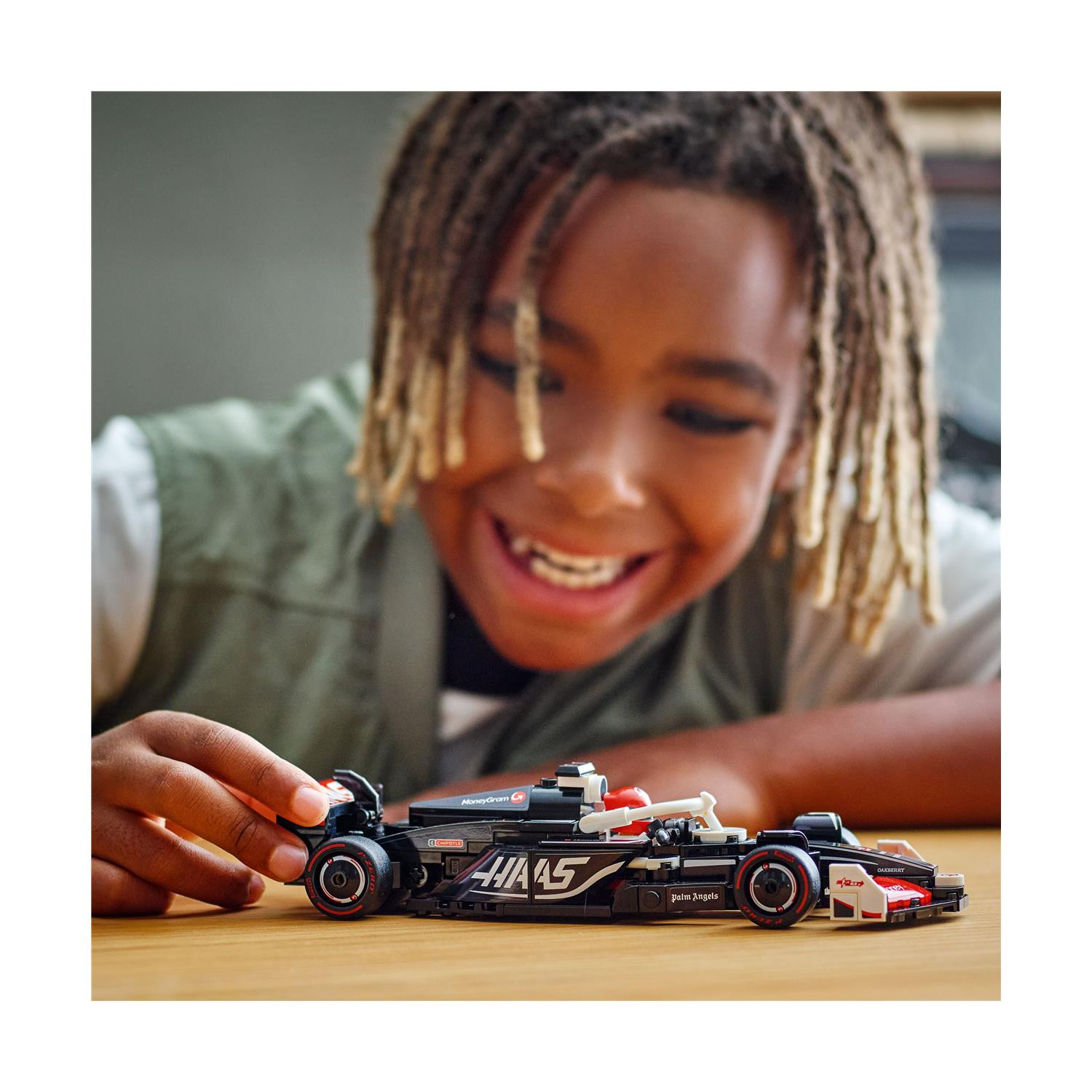LEGO Speed Champions MoneyGram Haas F1 Team VF-24 Voiture de course 77250