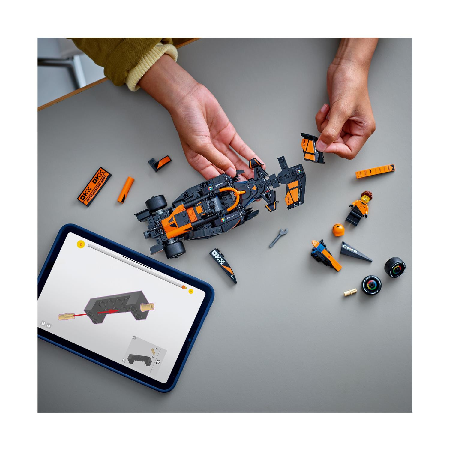 LEGO Speed Champions Voiture de course McLaren F1 Team MCL38 77251